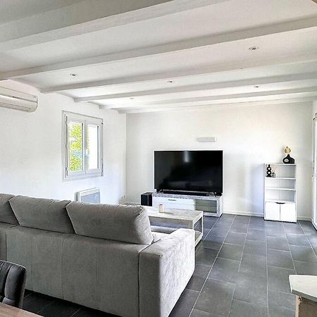 Maison Chaleureuse Avec Piscine Izon Экстерьер фото