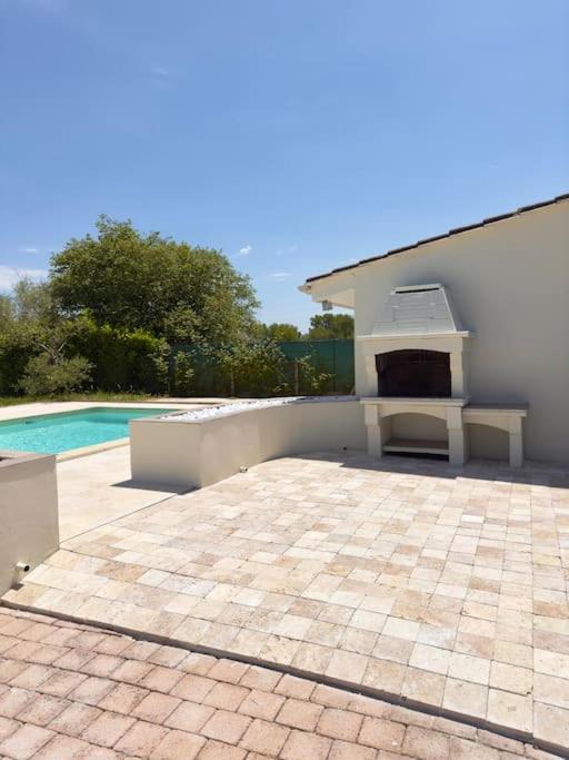 Maison Chaleureuse Avec Piscine Izon Экстерьер фото