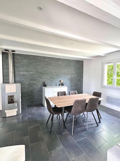 Maison Chaleureuse Avec Piscine Izon Экстерьер фото